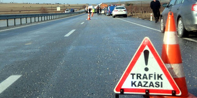 Afyonkarahisar&rsquo;da Trafik Kazası: 1 Ölü, 2 Yaralı
