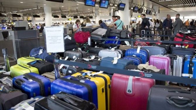 Brüksel-Zaventem Havalimanı&rsquo;nda başlatılan grev tüm uçuş ve yolcuları etkilendi