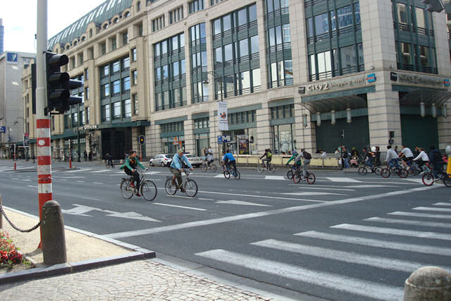 Brüksel&rsquo;de Bugün Arabasız Gün Taşıt Yasağı Var