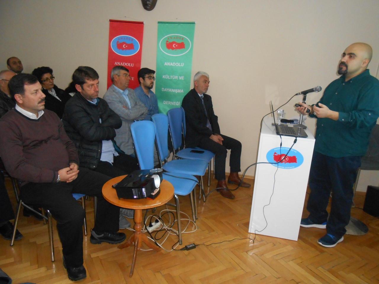 ESKİŞEHİR ANADOLU KÜLTÜR VE DAYANIŞMA DERNEĞİ’nden  »Medeniyet Anlayışı » konferansı yoğun ilgi gördü