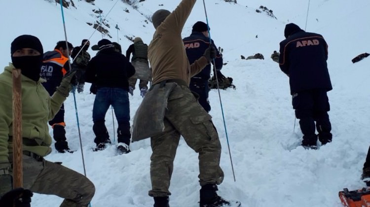Bitlis&rsquo;te çığ felaketi; 5 şehit, 12 yaralı