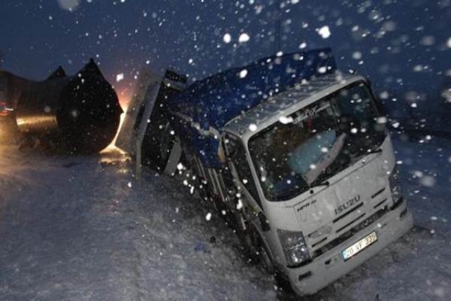 Emirdağ-Bolvadin Karayolu Kapandı…