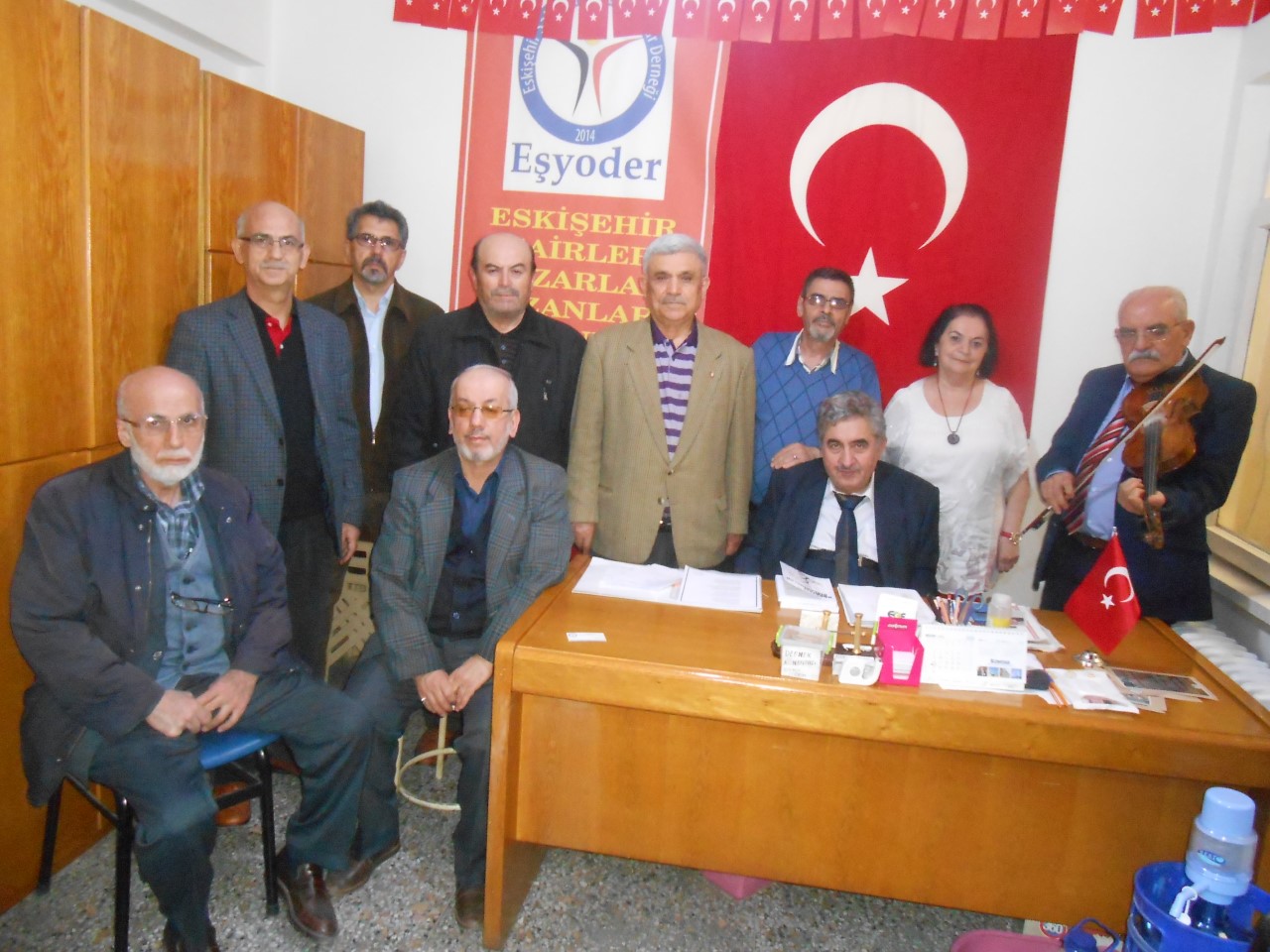 ESKİŞEHİRLİ ŞAİRLER ve OZANLAR, 21 Mart ‘’Dünya Şiir Günü’nü şiirler okuyarak ve türküler söylerek kutladılar.