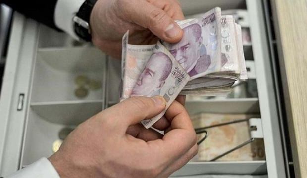 Emekliye zam en az bin 683 TL