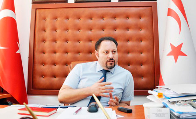 KKTC&rsquo;de üniversiteliler için &lsquo;pasaport&rsquo; kararı