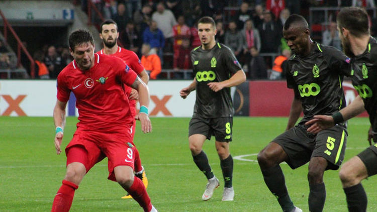 Akhisar Belçika’dan Boynu Bükük Döndü