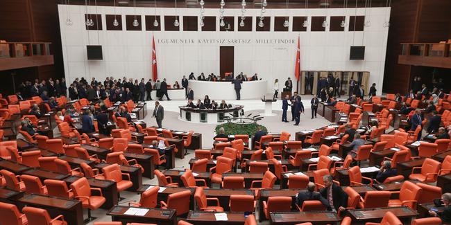 Emeklilikte yaş düzenlemesine Meclis&rsquo;te ret
