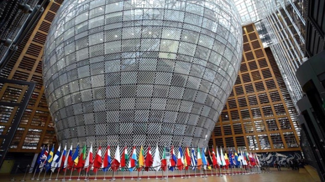 AB&rsquo;nin güçlendirilmiş Schengen sistemi yürürlüğe girdi