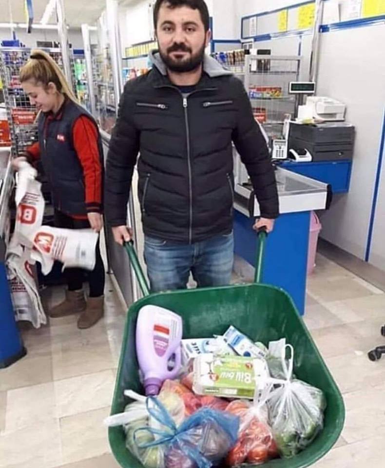 Vatandaslar ücretli poşete tepkisini böyle gösterdi