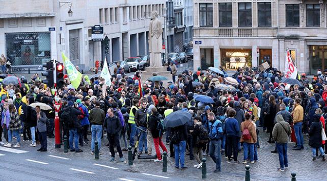Belçika&rsquo;da polis şiddeti protestosu