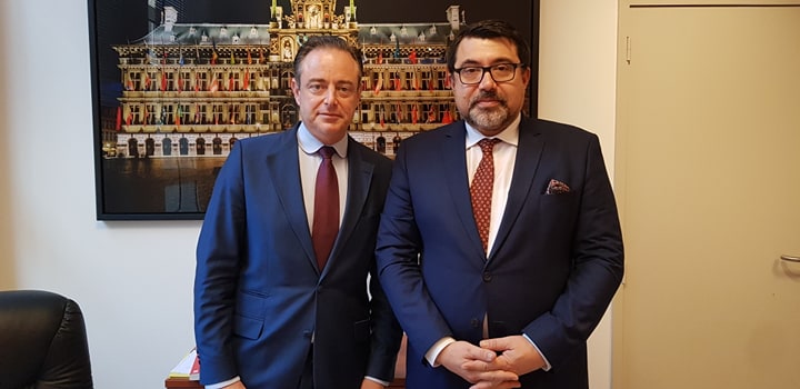Anvers Belediye Başkanı, N-VA Partisi Genel Başkanı ve Federal Milletvekili olan Bart de Wever&rsquo;i T.C.Anvers Başkonsolosu Korkut Tufan,nezaket ziyaretinde bulundu…