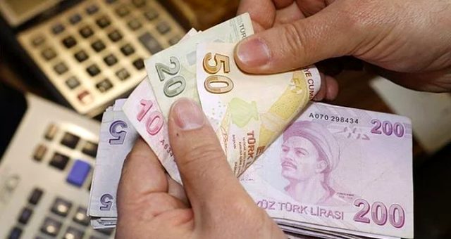 Türkiye&rsquo;de Çalışan anneye bakıcı desteği! Aylık bin 300 TL verilecek