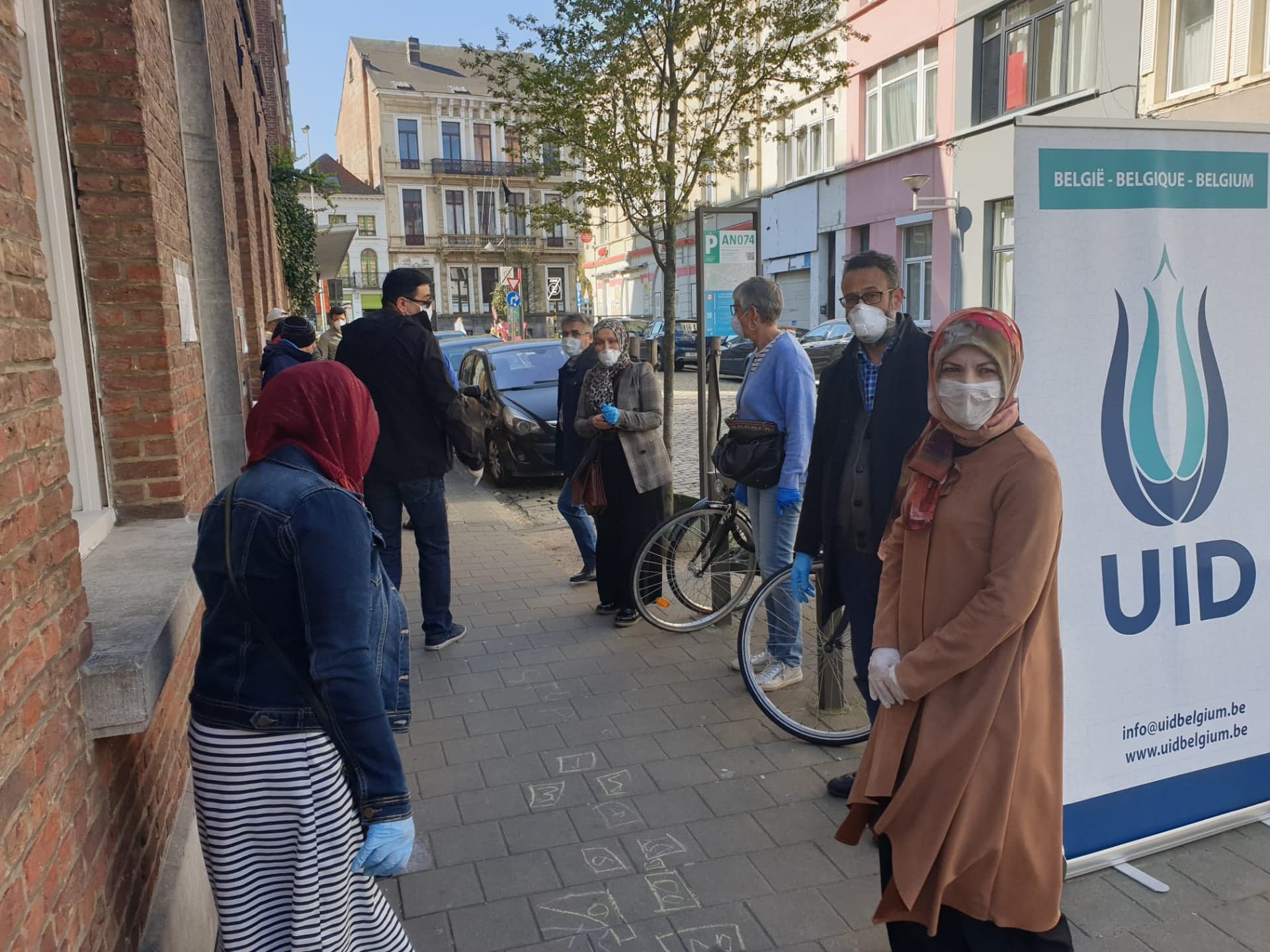 UID Belcika Antwerpen şehrinde Yardima muhtac ve Kimsesizlere yardımında bulundu.