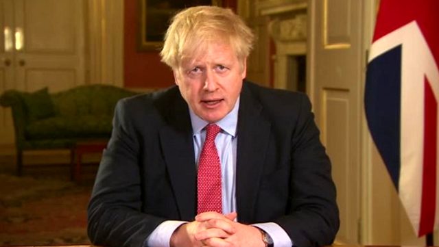İngiltere Başbakanı Boris Johnson, koronavirüs nedeniyle yoğun bakıma kaldırıldı