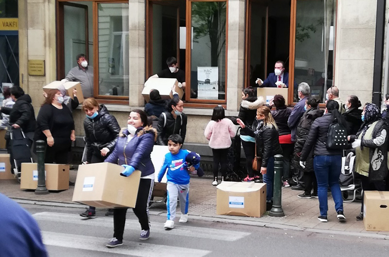 Belçika Diyanet Vakfı, yardım dağıtmaya başladı..