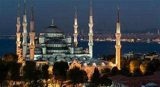 Türkiye&rsquo;deCamilerde 12 Haziran&rsquo;dan sonra maske takmak şartıyla cemaatle namaz kılınabilecek