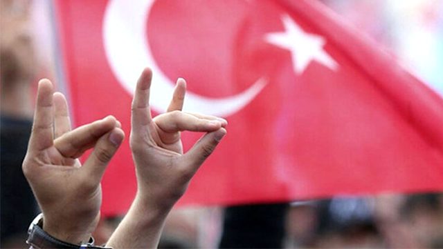 Fransa « Bozkurtlar » adlı hareketi, Bakanlar Kurulu kararıyla yasakla