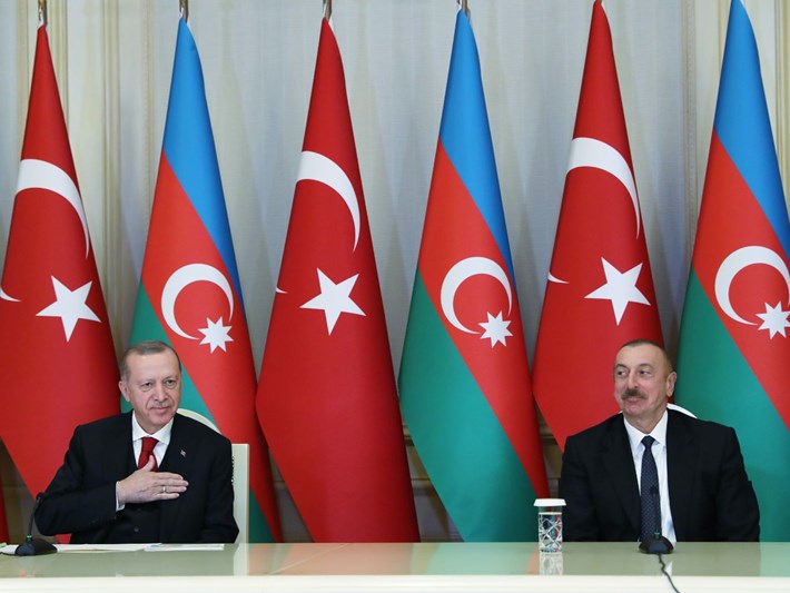 Azerbaycan Bakü&rsquo;de Karabağ zaferi kutlaması yapildi