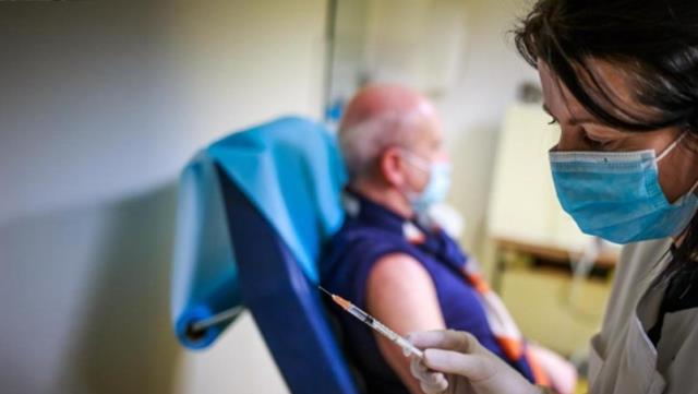 Belçika’da bir kişi koronavirüs aşısı olduktan 5 gün sonra öldü