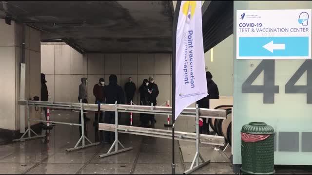 Brüksel&rsquo;de Kovid-19 için ilk aşı merkezi faaliyete geçti