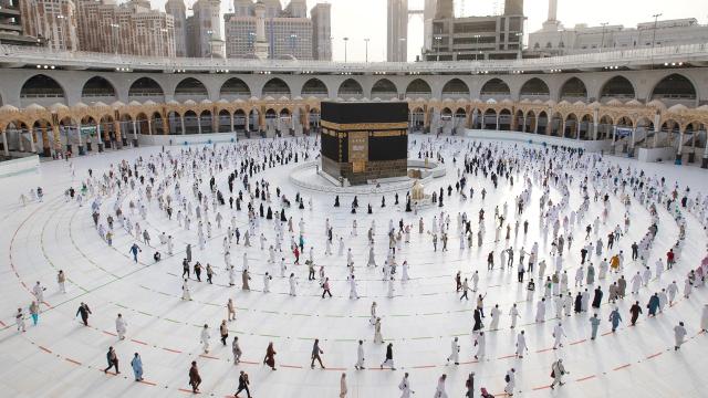 Suudi Arabistan, salgın dolayısıyla bu yıl da hac için izin verilmeyeceğini açıkladı.