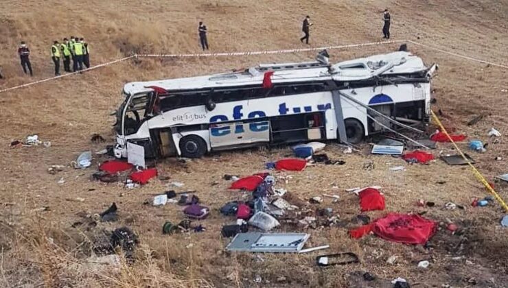 Balıkesir&rsquo;de yolcu otobüsü takla attı: 14 ölü, 18 yaralı