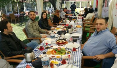 Eskişehir Sinerji Hareketi üyeleri kahvaltıda buluştu
