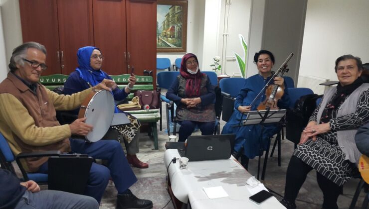 EŞYODER ‘Öğretmenler Günü’nü türküler, şarkılar ve şiirlerle kutladılar