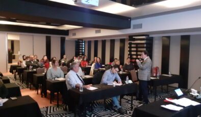 Eskişehir Göz Merkezi doktorlarına ve personeline ‘Diksiyon ve Etkili İletişim’ semineri