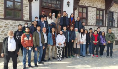 Türk Dünyası öğrencilerinden Sivrihisar’ın tarihi yerlerine ve Yunus Emre’ye ziyaret