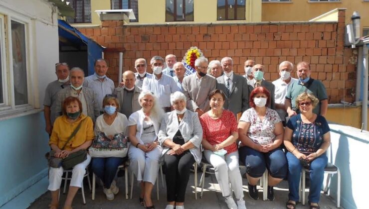 Eskişehir Yeni Kuşak Köy Enstitülüler’inden ‘Öğretmenler Günü’ kutlaması