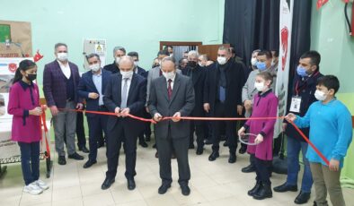 Eskişehir Kazım Karabekir İmam Hatip Ortaokulu’nda ‘TUBİTAK 4006 Bilim Fuarı’ sergisi açıldı