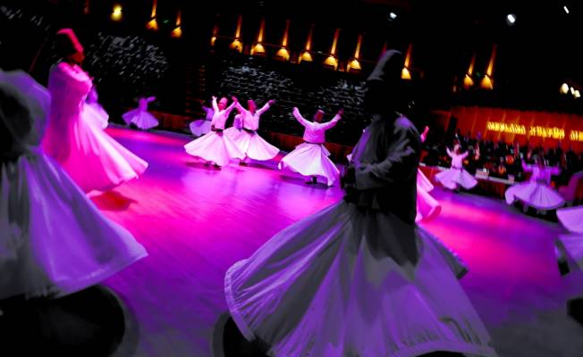 Mevlana Celaleddin-i Rumi, vefatının 748&rsquo;inci yılında törenlerle anılıyor