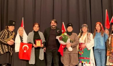 Eskişehir’de ‘Zafere Götüren Analar’ adlı tiyatro oyunu büyük beğeni topladı