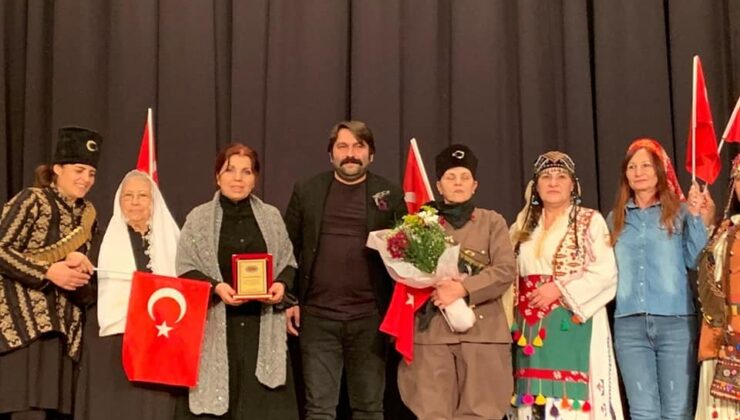 Eskişehir’de ‘Zafere Götüren Analar’ adlı tiyatro oyunu büyük beğeni topladı