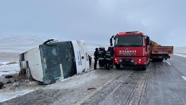 Konya&rsquo;da tur otobüsü devrildi: 6 ölü, 41 yaralı