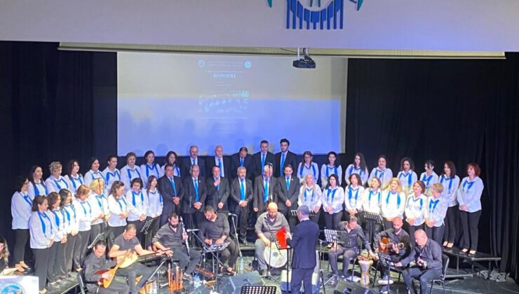 Türk Halk Müziği Konseri ve Halk Oyunları Gösterisi yoğun ilgi gördü