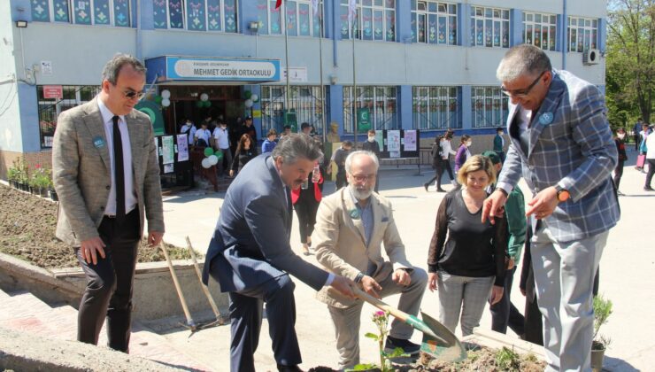 Eskişehir Mehmet Gedik Ortaokulu’nda ‘Türkiye Bağımlılıkla Mücadele Programı’ etkinliği yapıldı