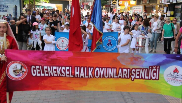 Eskisehir Odunpazarı’nda Halk Oyunları Şenliğine Büyük İlgi