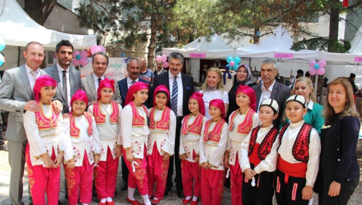 Eskisehir Odunpazarı Halk Eğitim Merkezi yılsonu sergisi yoğun ilgi gördü