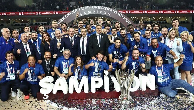 Cumhurbaşkanlığı Kupasını Anadolu Efes Kazandı
