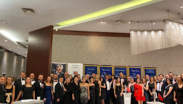 Eskişehir’de düzenlenen ‘Cumhuriyet Balosu’ yoğun ilgi gördü