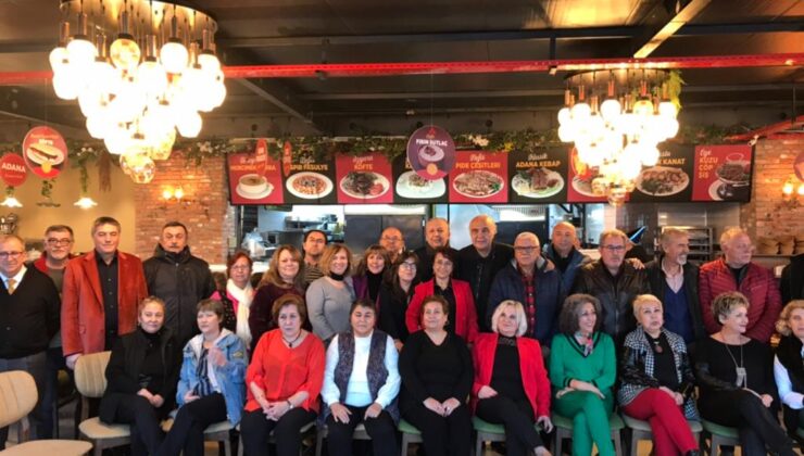 Eskişehir 19 Mayıs Ortaokulu mezunları 50 yıl sonra ‘yılbaşı eğlencesinde’ buluştular