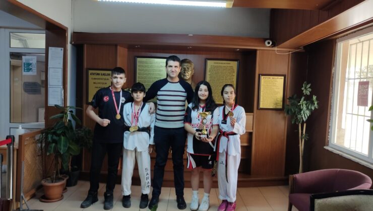Eskişehir Ticaret Borsası Ortaokulu’nun yıldızları başarıdan başarıya koşuyor