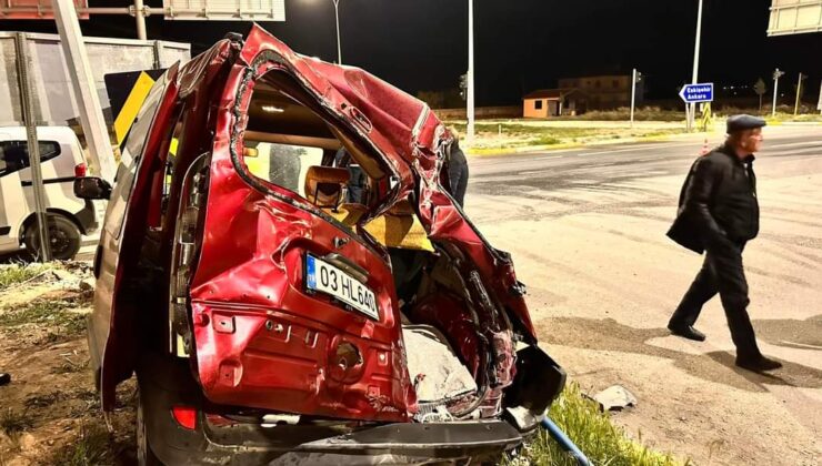 Emirdag&rsquo;da Ölüm Kavsaginda  yine trafik kazasi iki Ölü…..