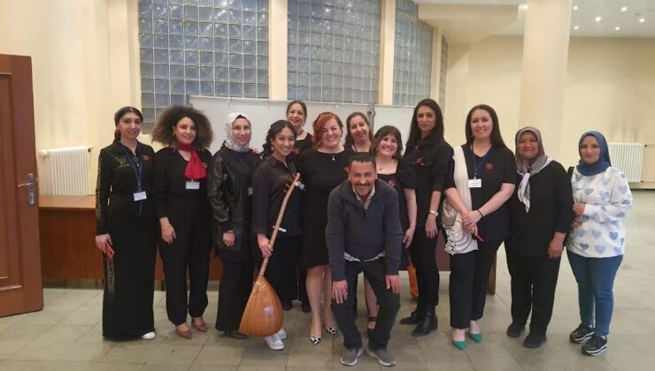 Eskişehir’de ‘depremzede çocuklar’ yararına hazırlanan program ilgi gördü