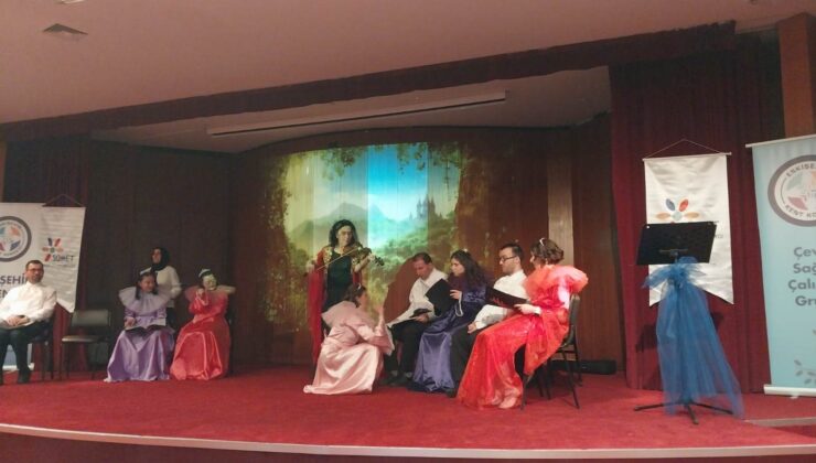 Eskişehir’de ‘zihinsel yetersiz öğrenciler’, William Shakespeare&rsquo;in ‘Bir Yaz Gecesi Rüyası’ oyununu sahneledi