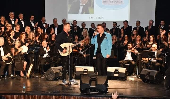 Eskişehir’de Türk Sanat Müziği Korosu ‘Hüsnü Üstün Besteleri’ konseri yoğun ilgi gördü