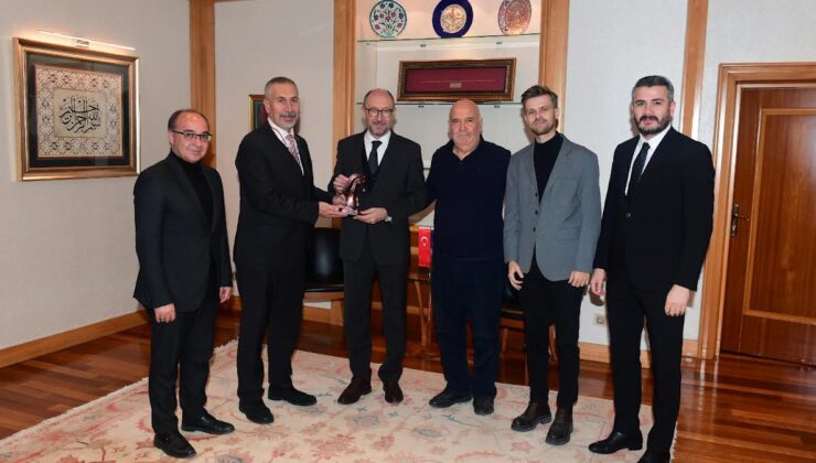 Mahmudiyelilerden Anadolu Üniversitesi Rektörü Prof. Dr. Fuat Erdal’a nezaket ziyareti