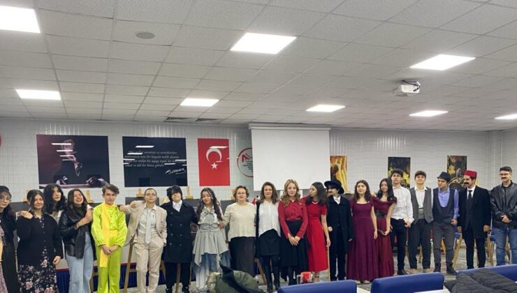 Eskişehir Atatürk Lisesi’nden‘Dünya Roman Kahramanları’ günü sergisi